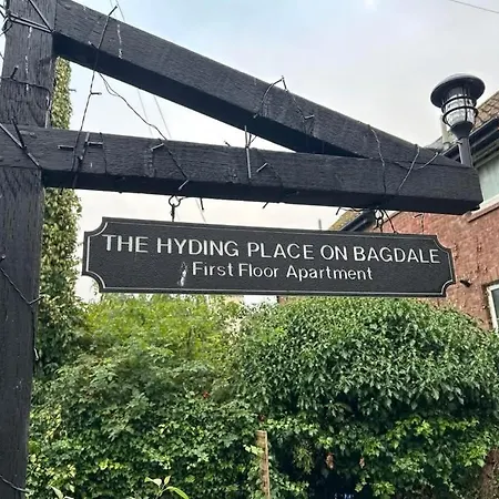 The Hyding Place On Bagdale 公寓